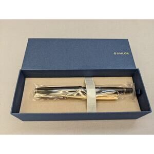 Sailor REGLUS Fountain Pen Night Black Medium Nib 11-0800-420, US Shipping